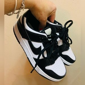 SOLD OUT Nike dunk low women Size :7 US  24 Cm